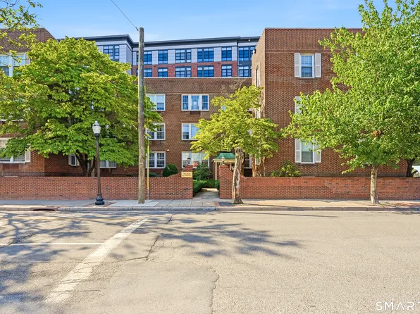 833 Summer St APT 2E, Stamford, CT 06905