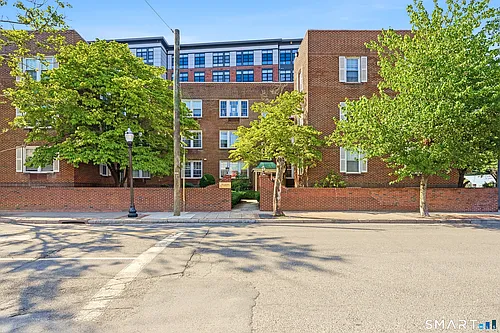 833 Summer St Photo 1