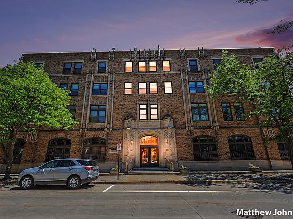 4th image of 297 W Clay Ave APT 202