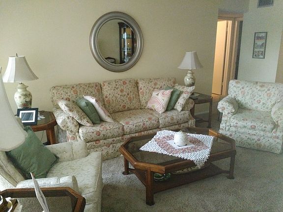 3rd image of 2448 Columbia Dr APT 40