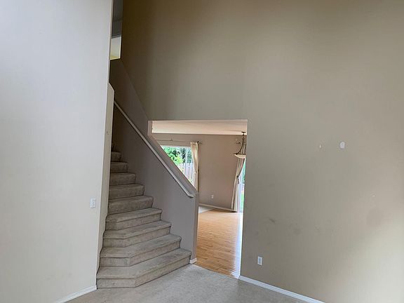 5th image of 930 243rd Pl SE
