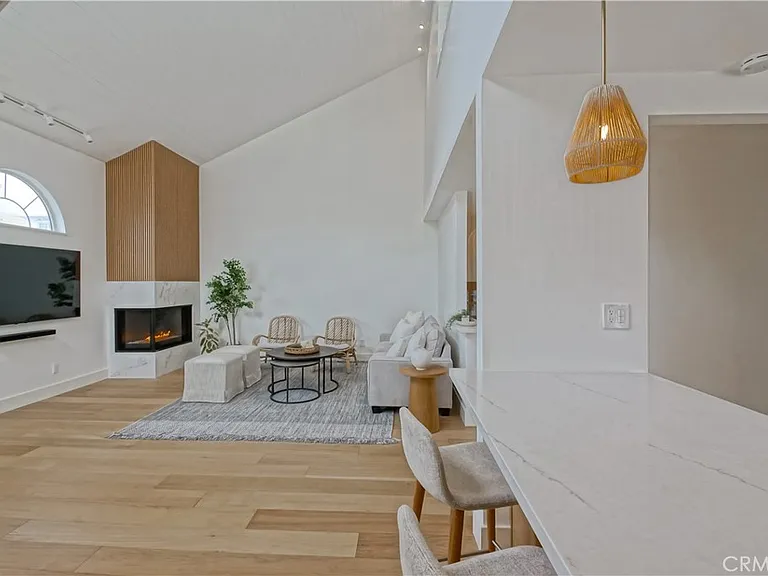 320 Marine Ave — Photo 10