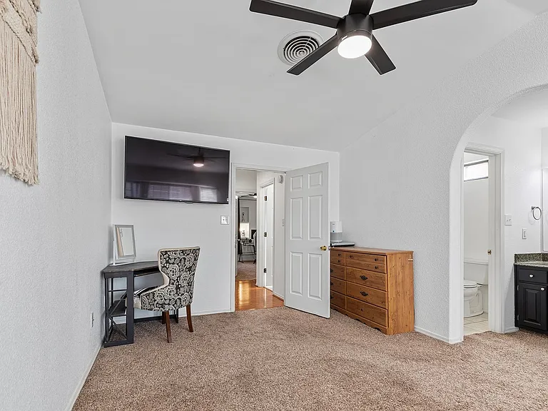 604 Venus Ave — Photo 15