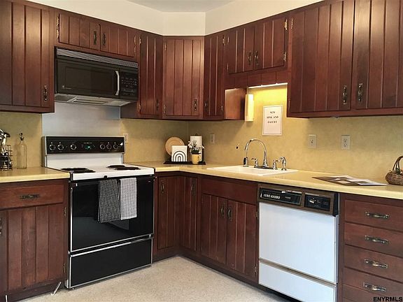 4th image of 806 Trottingham Dr