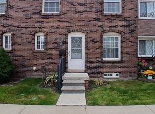 1590 Vernon St, Trenton, MI 48183