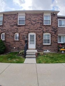 1590 Vernon St, Trenton, MI, 48183