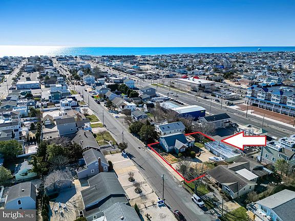 5th image of 346 W 7th St