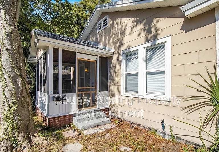 702 NW 2nd Ave — Photo 1