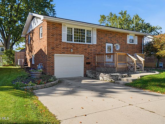 4th image of 527 Sheffield Dr