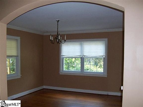 3rd image of 418 Randall St Unit 6