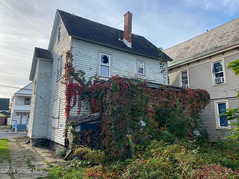 3rd image of 27 Robinson Street