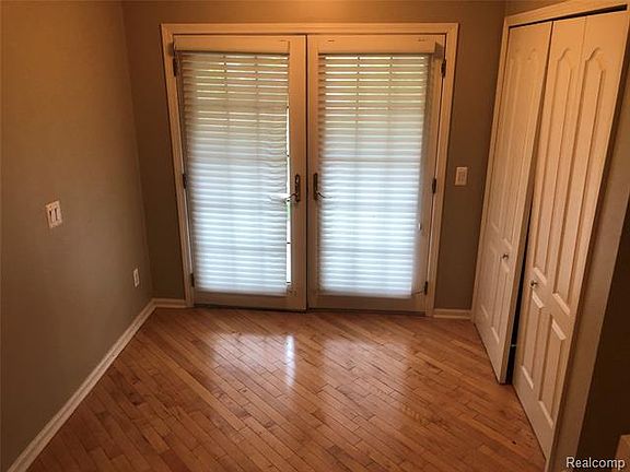 3rd image of 804 E Lincoln Ave