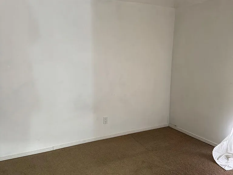 3345 Sandwich St — Photo 19