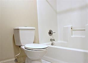 4th image of 129 Alida St