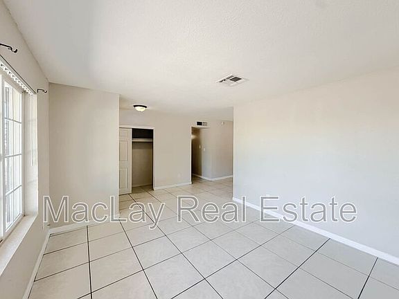 3rd image of 2109 W Danbury Rd