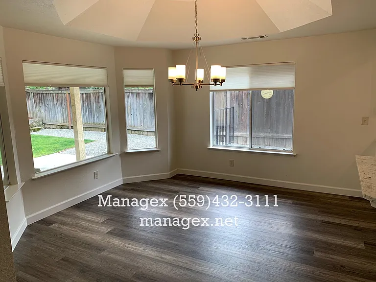 515 E Braddock Dr — Photo 4