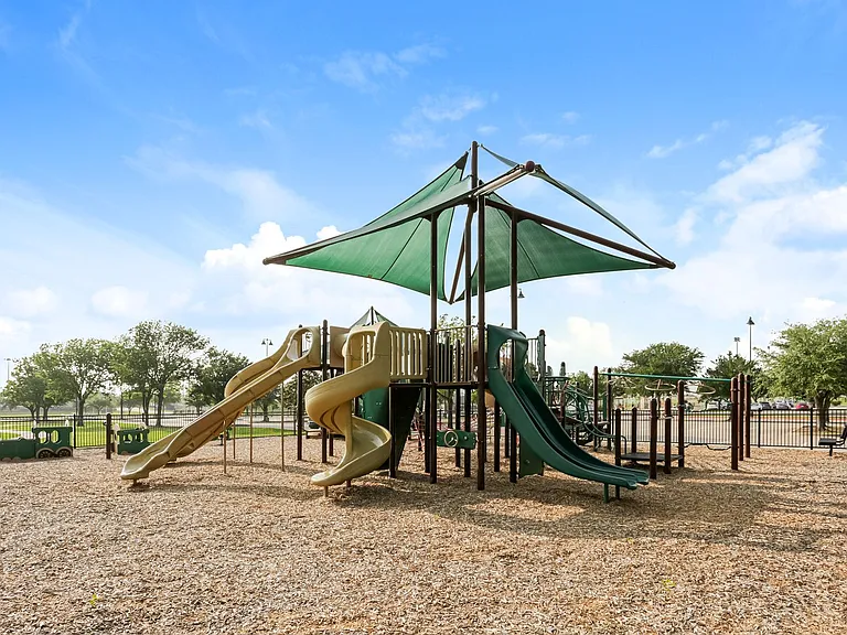 2852 Holland Ct — Photo 35