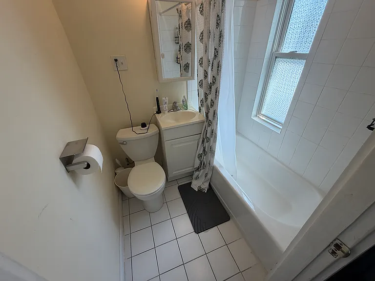 384 Washington St #4 — Photo 6