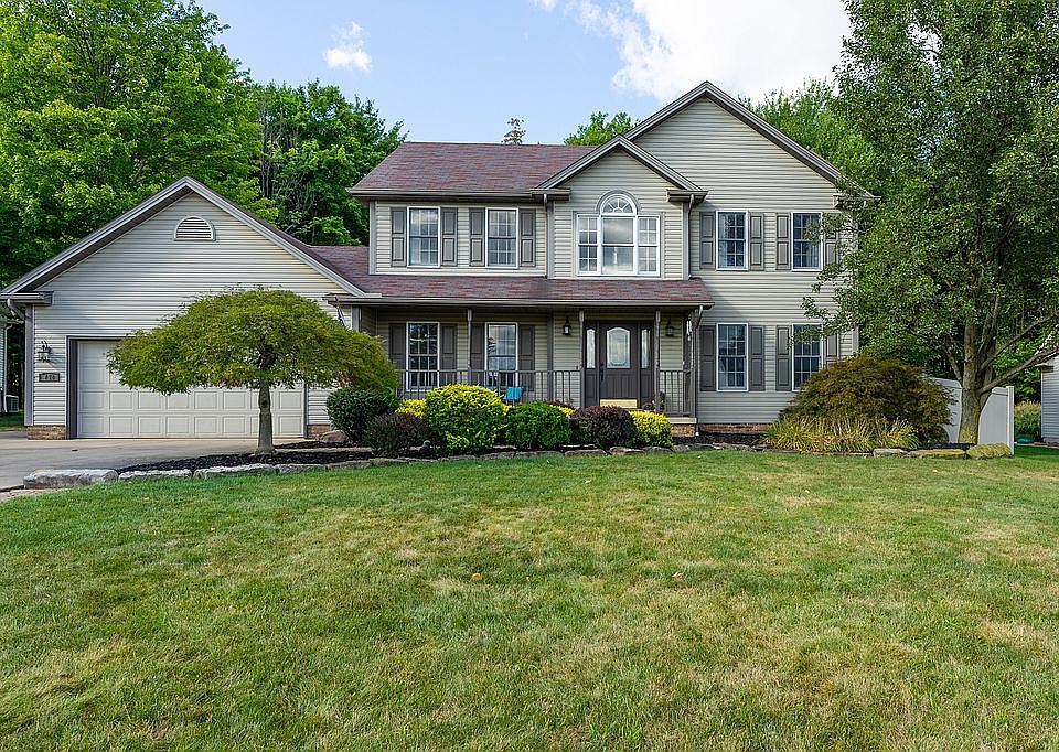 1st image of 752 Greenfield Dr