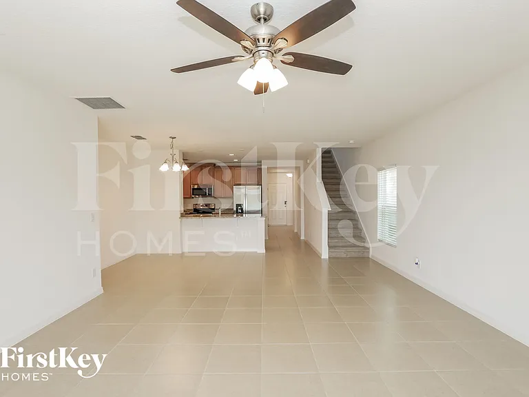 5086 Royal Point Ave — Photo 3
