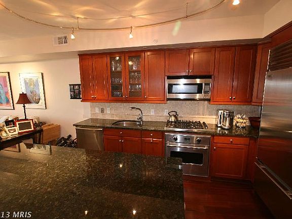 5th image of 1111 19th St N APT 1801