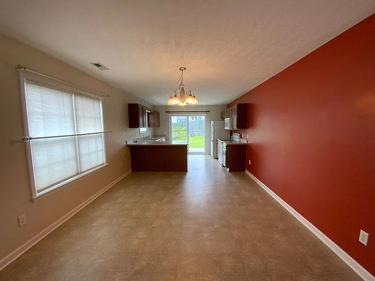 329 Rose Bud Ln — Photo 4