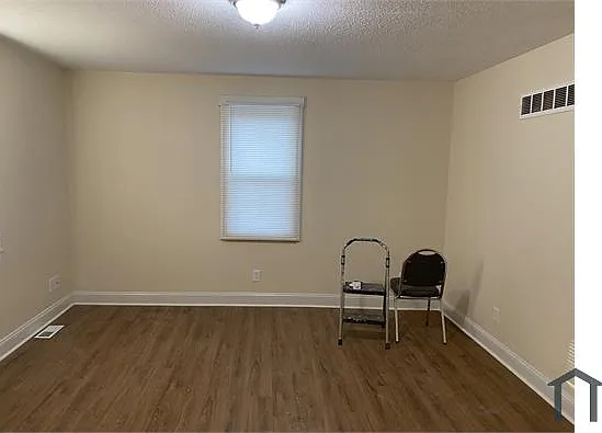 3702 Calvert Ave — Photo 8