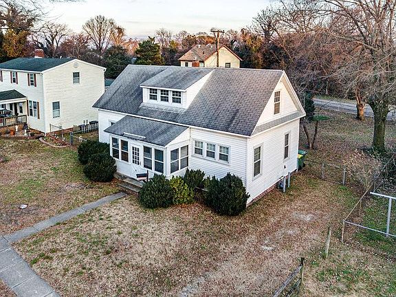 3rd image of 303 Allen Dr