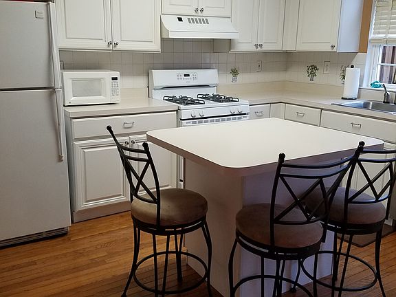 Kitchen with Island