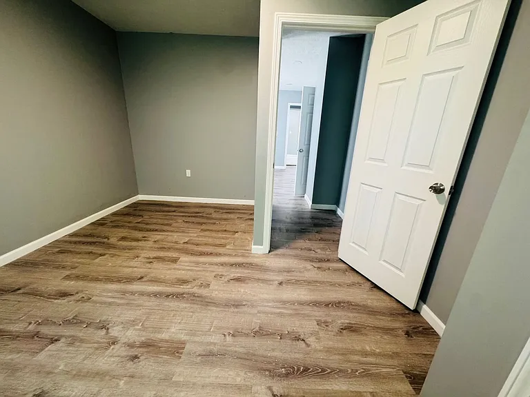 3237 Seymour Ave — Photo 7