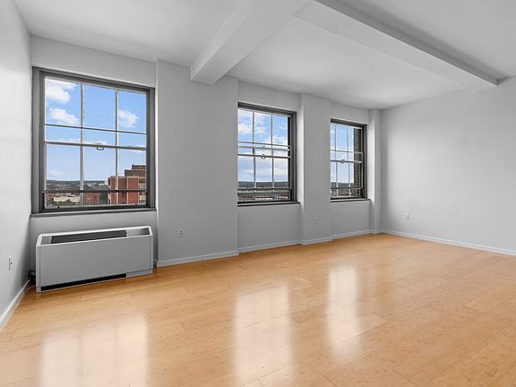 5th image of 955 Main St #6ee65a53a