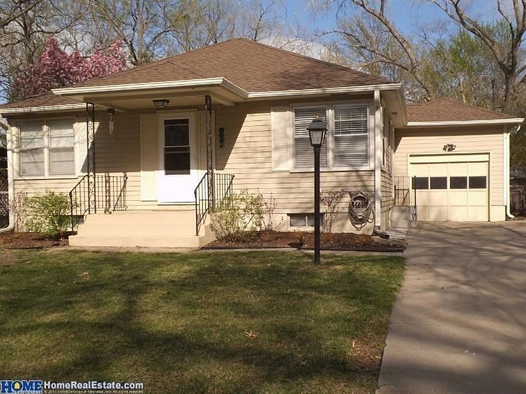 1st image of 2200 S 38th St