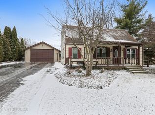 221 69th St, Darien, IL 60561