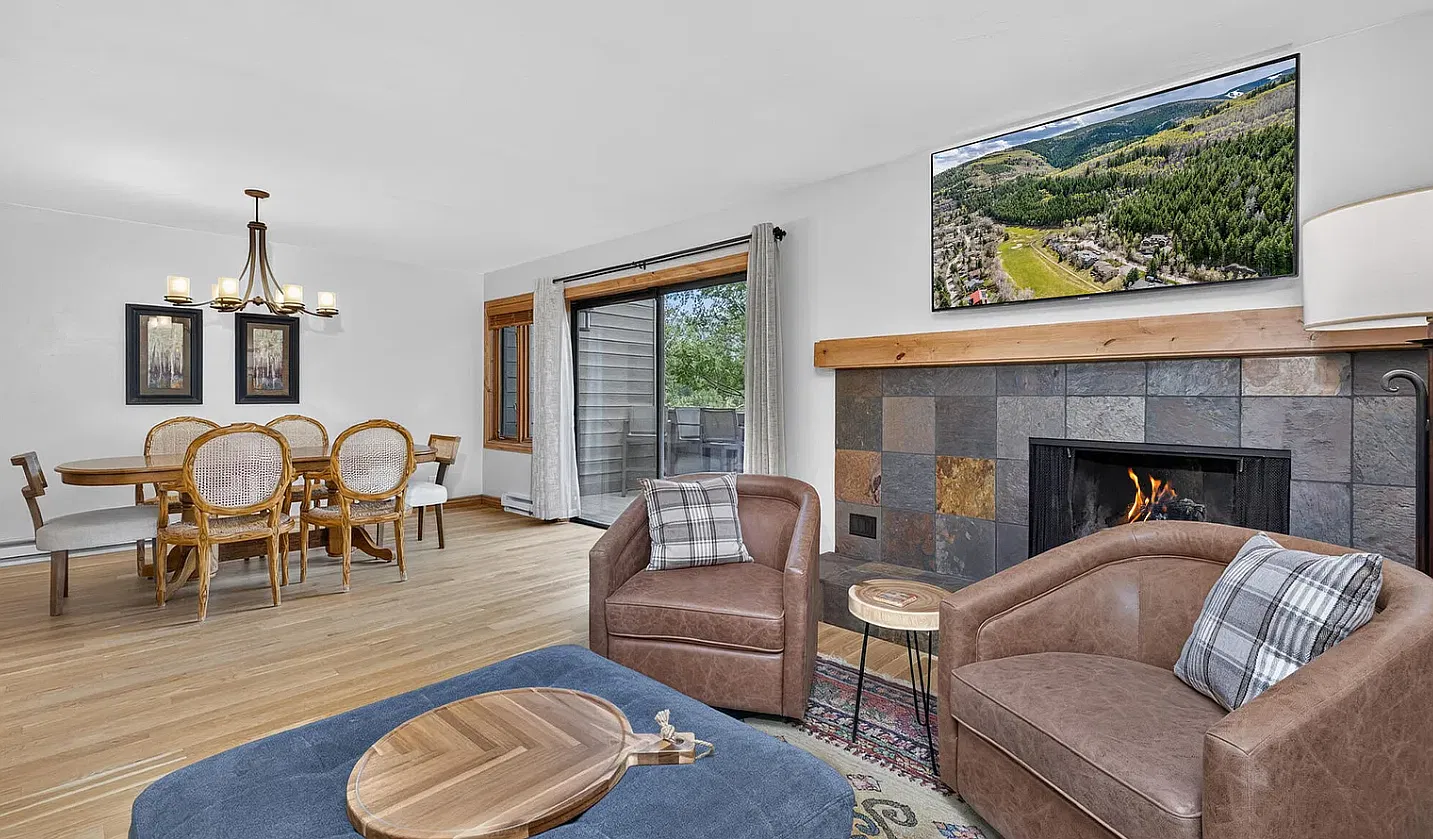 3 bed, 2016 sqft, $5,000 — Photo 1