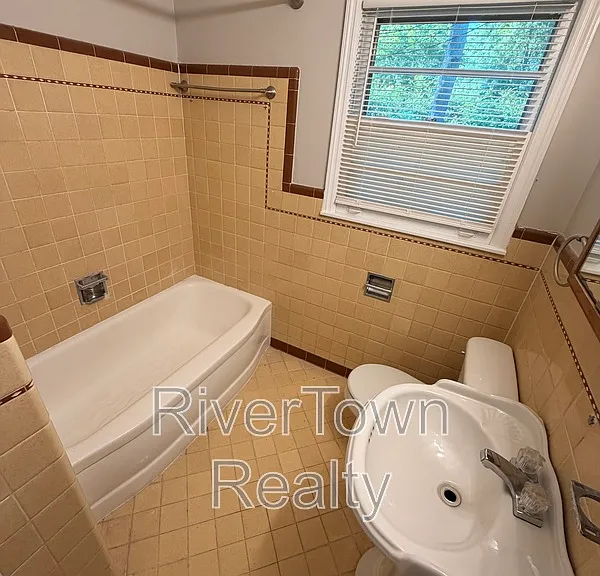 4573 Boyce Rd — Photo 11