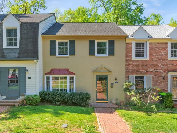 107 Georgetown Grn, Charlottesville, VA 22901