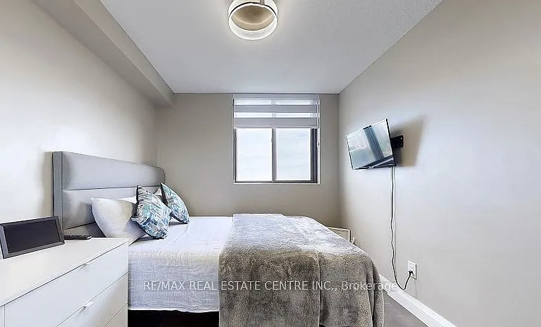 2542 Argyle Rd #5 — Photo 13