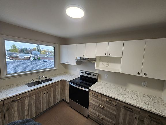 5th image of 204 Bronx Ave #2