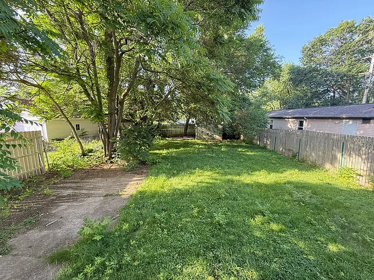 2311 W Main St — Photo 3