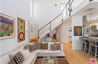 5th image of 412 Arnaz Dr #10
