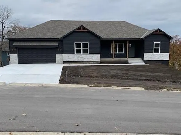 2503 SW Mitchell St, Oak Grove, MO 64075