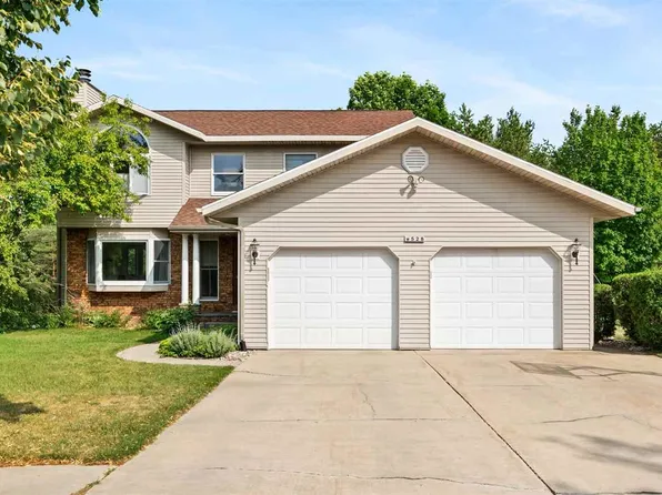 528 College View Dr, Petoskey, MI 49770