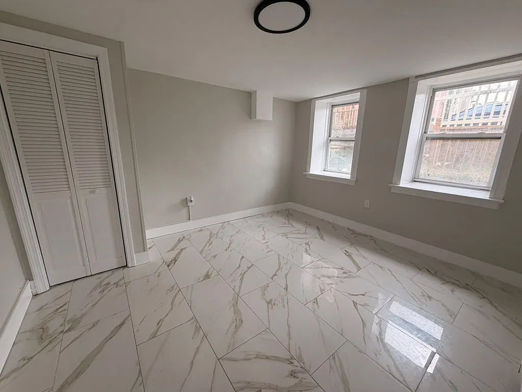 3 bed, $2,000 — Photo 3