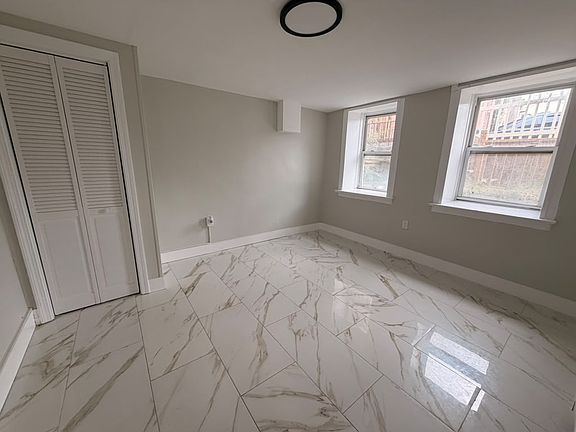 3rd image of 70-201 Circular Ave #105
