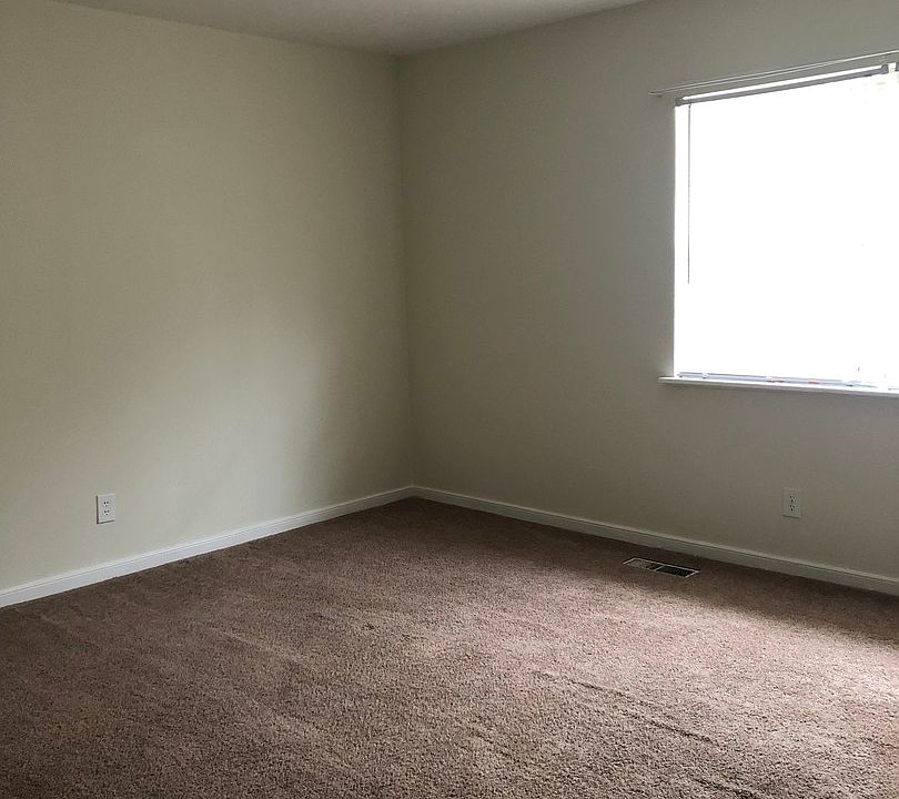 1st image of 212 E Cadbury Dr