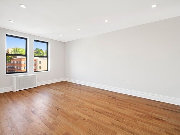 3rd image of 105 Bennett Ave #52B