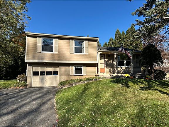 2nd image of 7 Matthew Cir