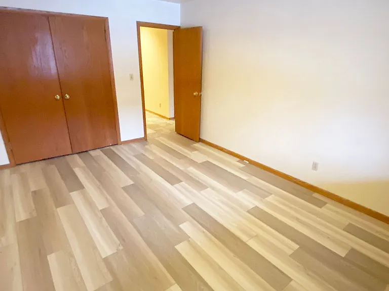 914 Grand Ave — Photo 17