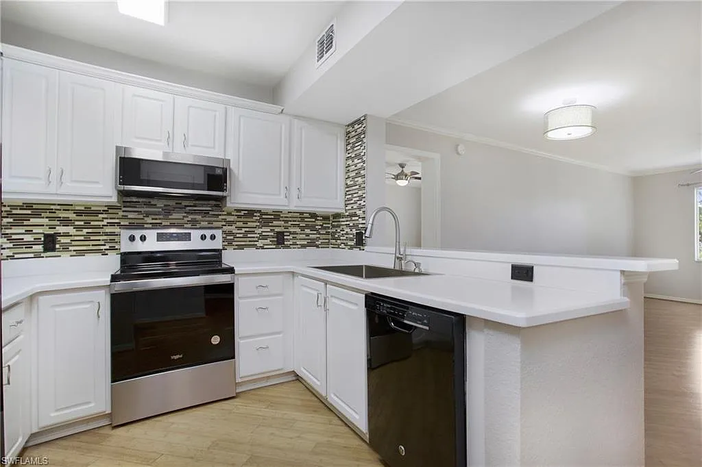 2 bed, 2.0 bath, 1100 sqft, $1,900 — Photo 1