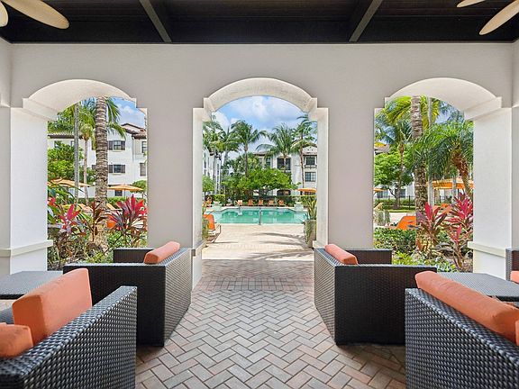 Cabanas and covered lanai